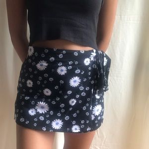 Forever 21 Women’s Daisy Wrap Skort